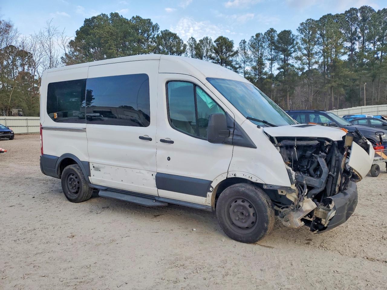 2017 FORD TRANSIT-150 WAG photo 4