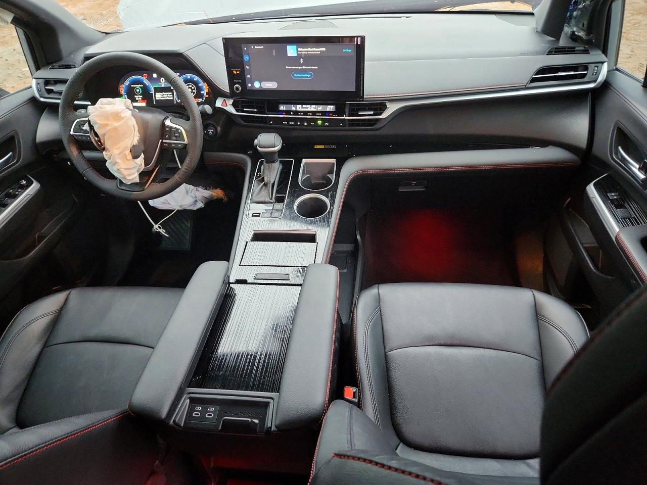 2025 TOYOTA SIENNA XSE photo 22