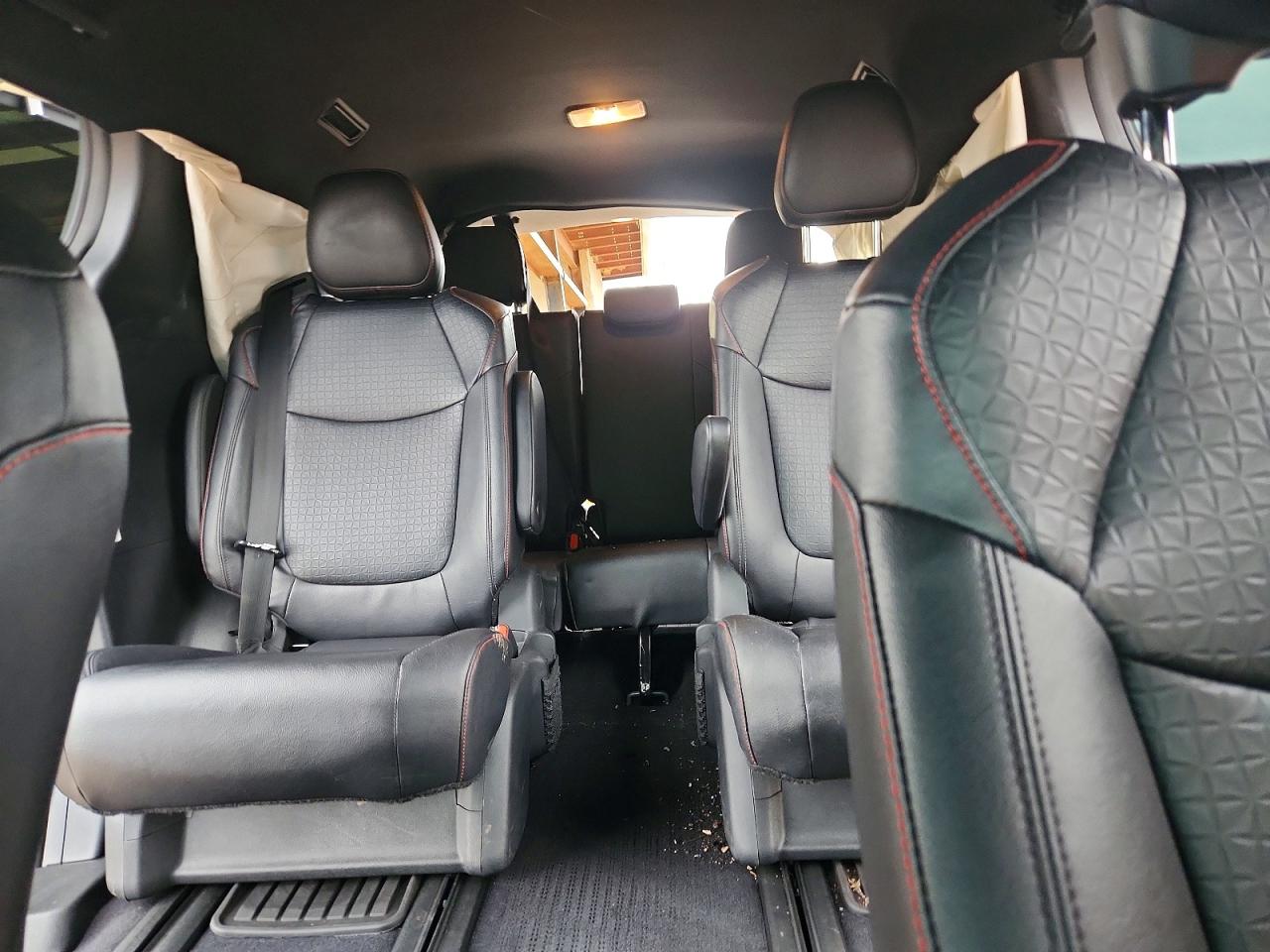 2025 TOYOTA SIENNA XSE photo 28