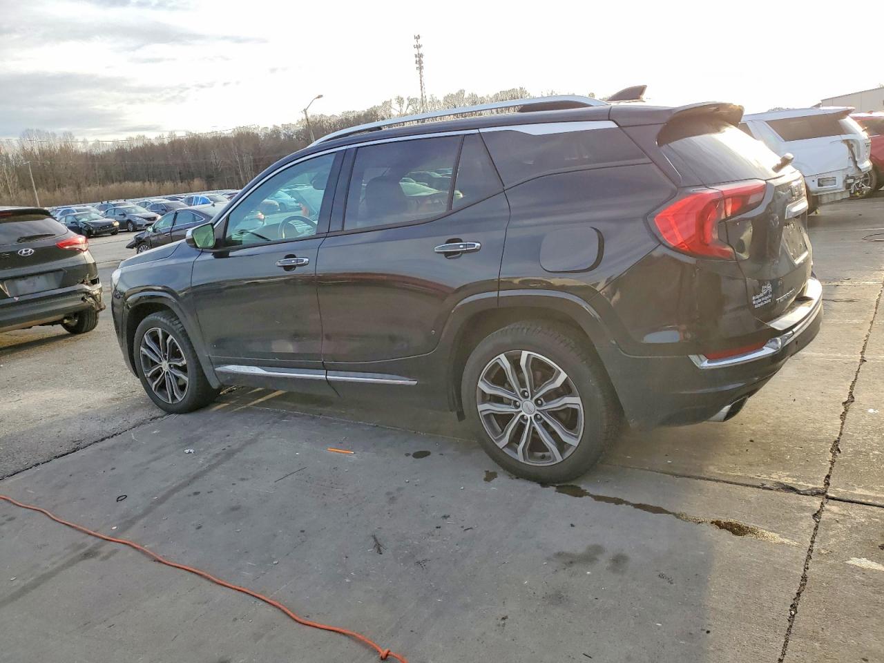 2018 GMC TERRAIN DENALI photo 4