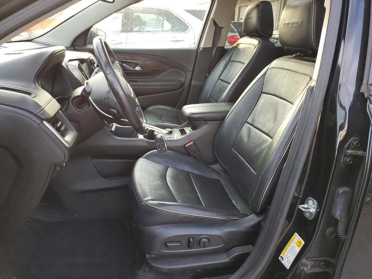 2018 GMC TERRAIN DENALI photo 19
