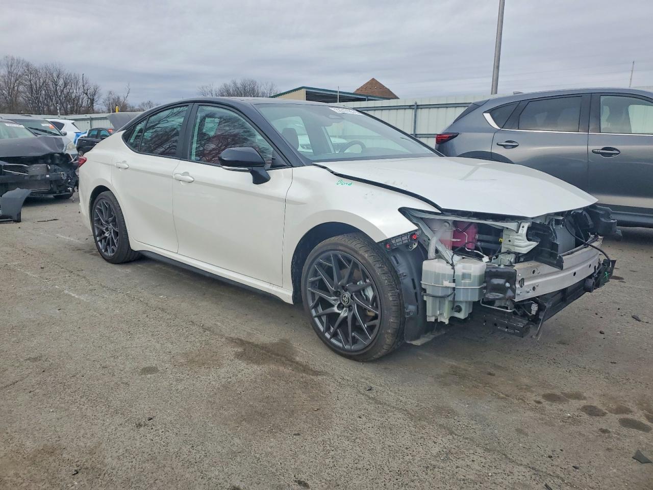 2025 TOYOTA CAMRY XSE photo 4