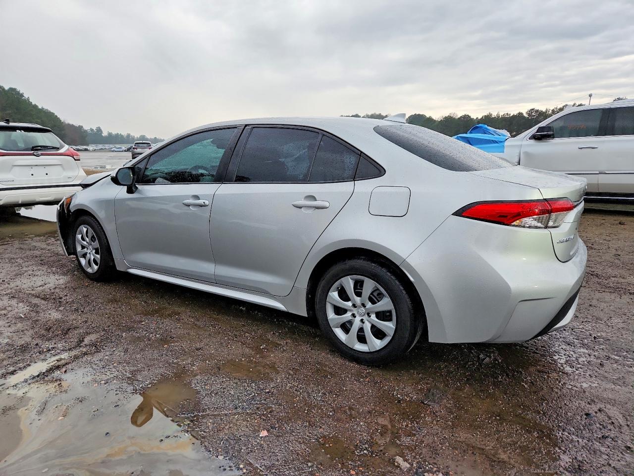 2021 TOYOTA COROLLA LE photo 4