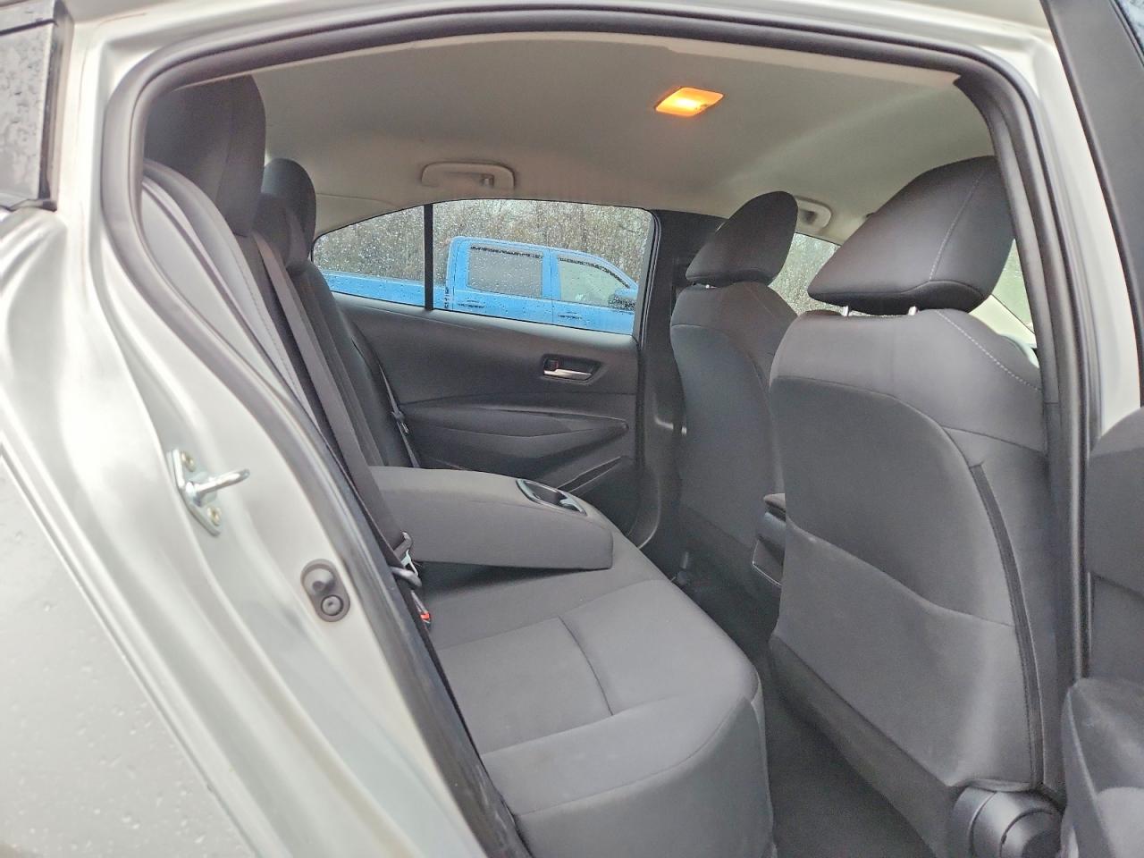 2021 TOYOTA COROLLA LE photo 28