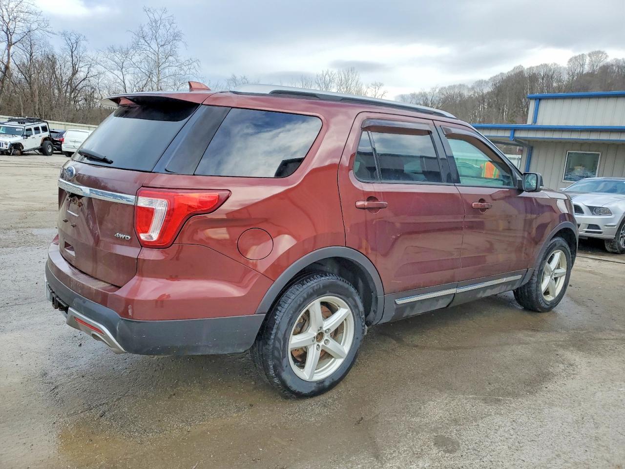 2016 FORD EXPLORER XLT photo 5