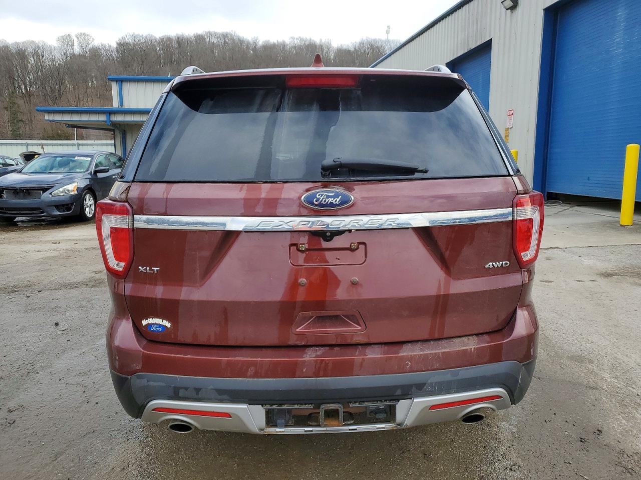 2016 FORD EXPLORER XLT photo 11