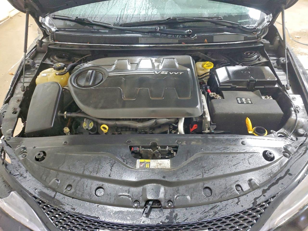 2015 CHRYSLER 200 S photo 21