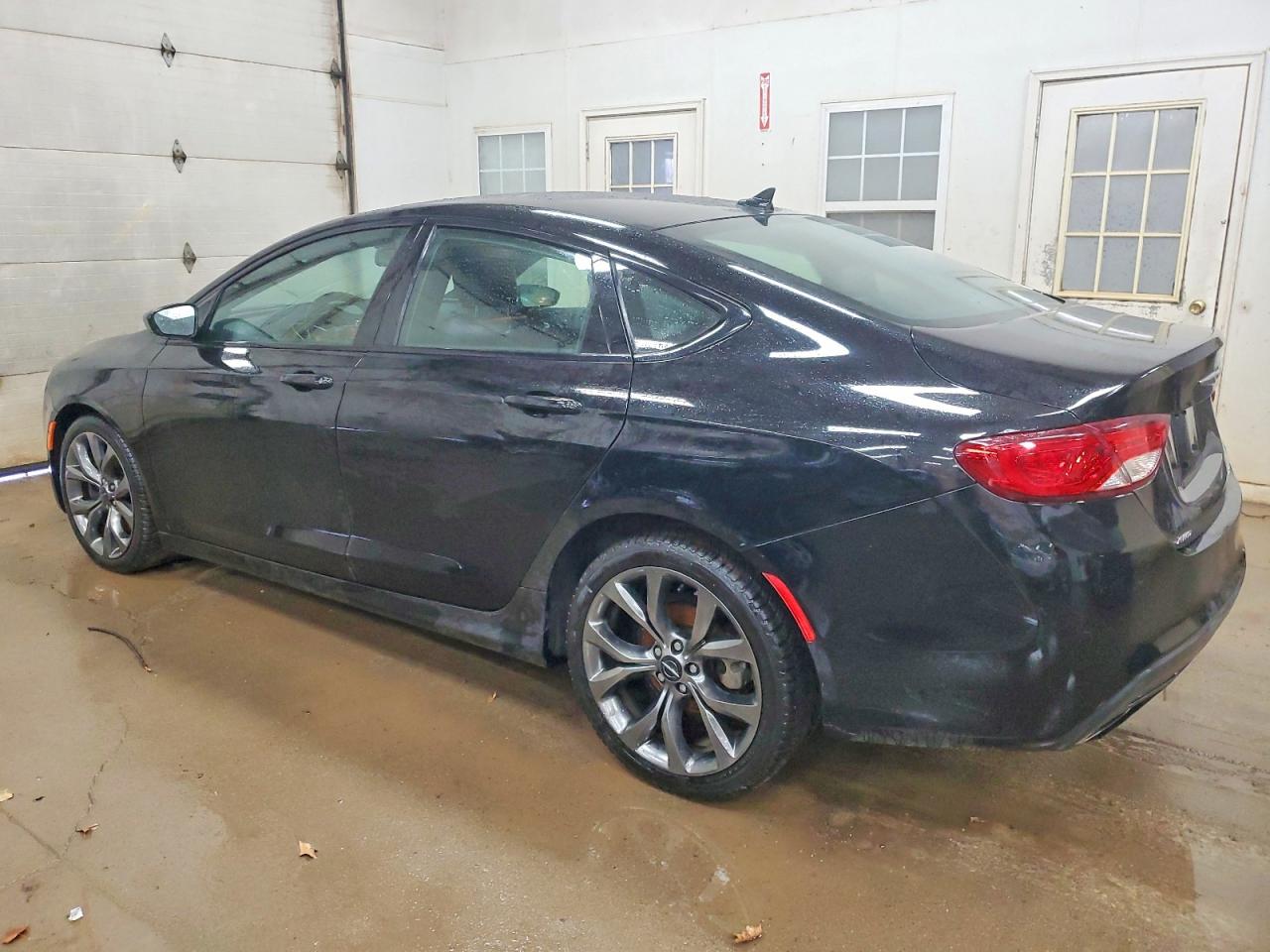 2015 CHRYSLER 200 S photo 3