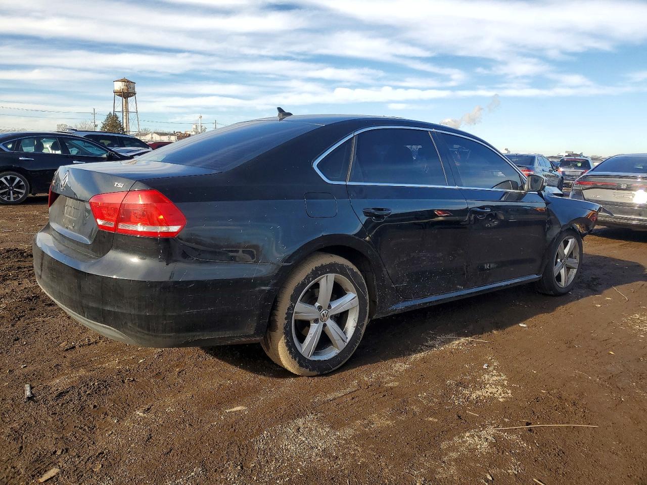 2015 VOLKSWAGEN PASSAT S photo 7