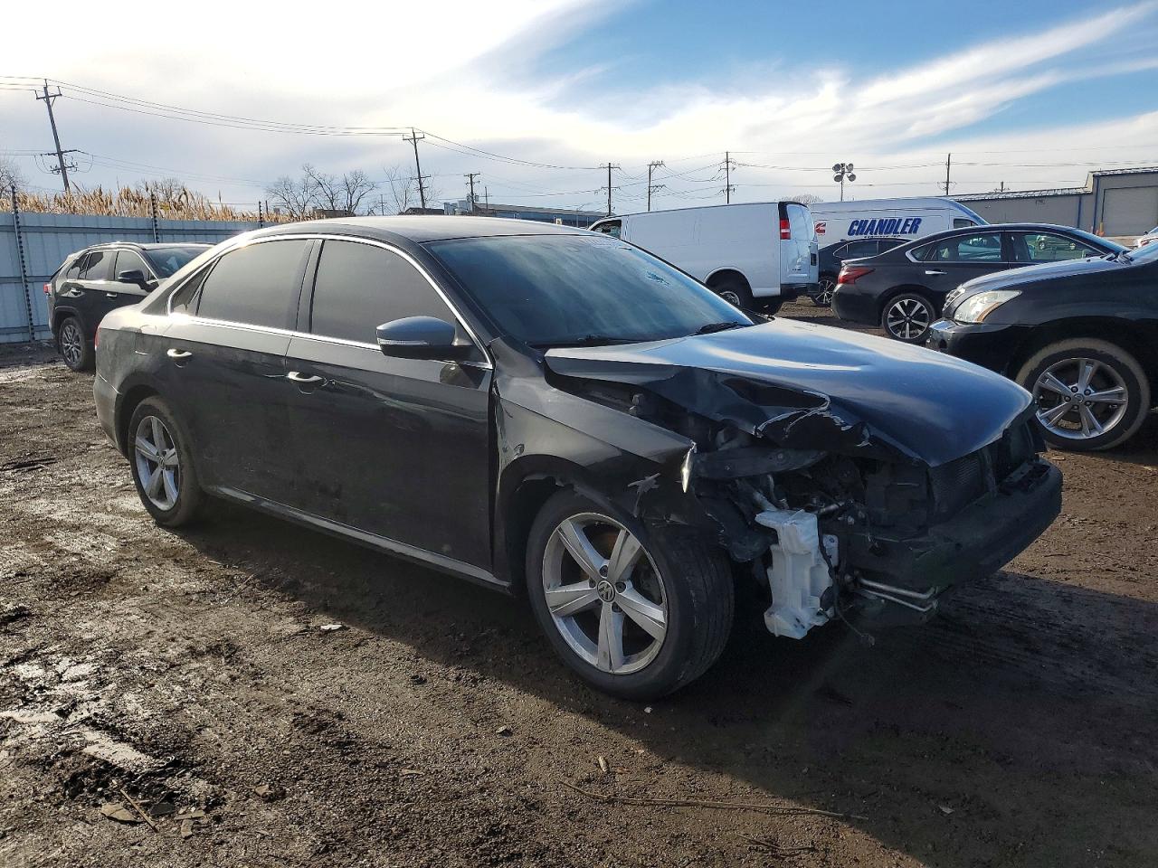 2015 VOLKSWAGEN PASSAT S photo 10