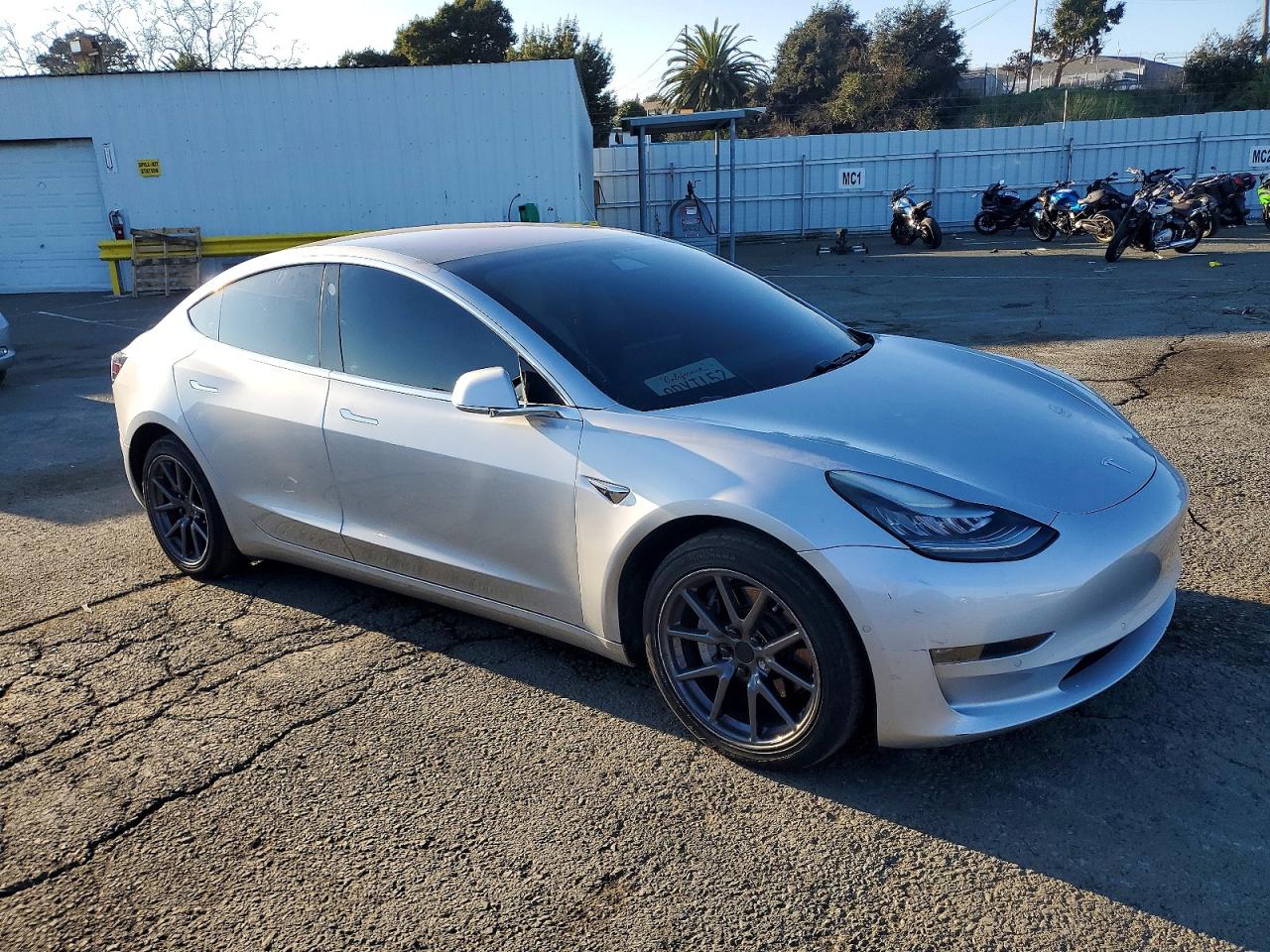 2018 TESLA MODEL 3 photo 4