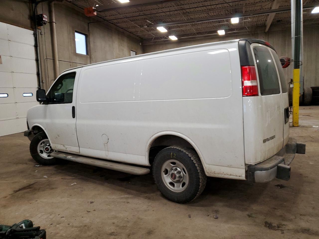 2017 GMC SAVANA 2500 UTILITY / SERVICE VAN photo 2