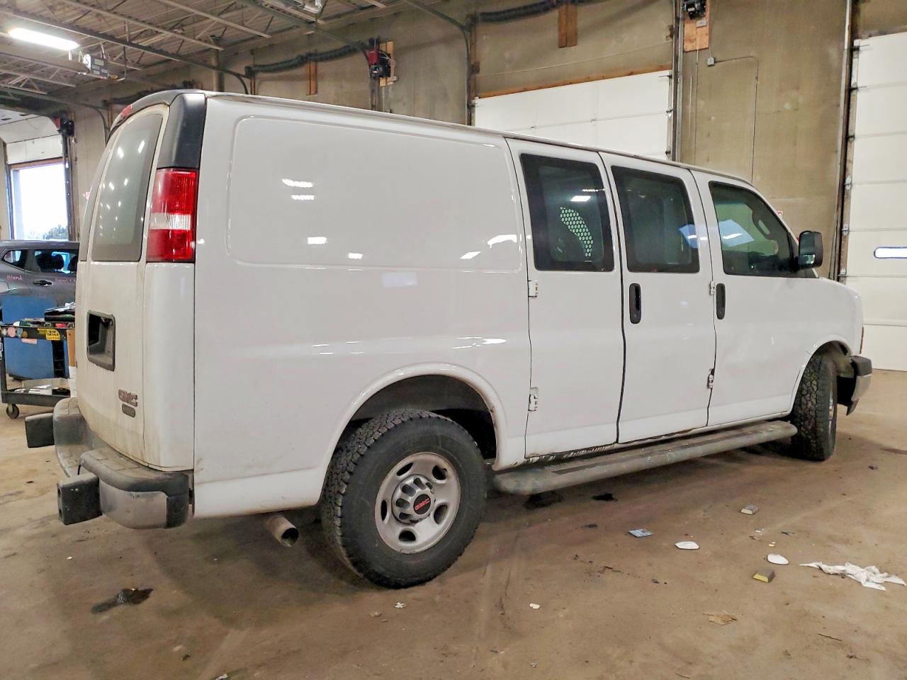 2017 GMC SAVANA 2500 UTILITY / SERVICE VAN photo 3