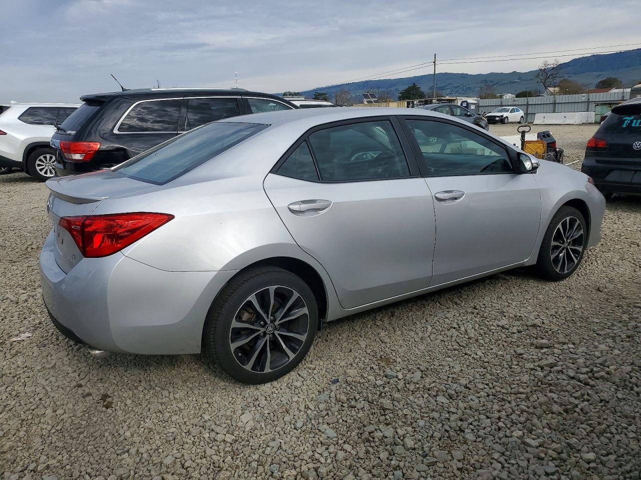 2017 TOYOTA COROLLA L photo 7