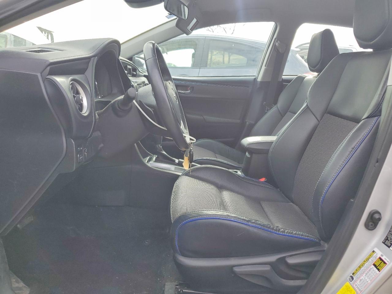 2017 TOYOTA COROLLA L photo 19