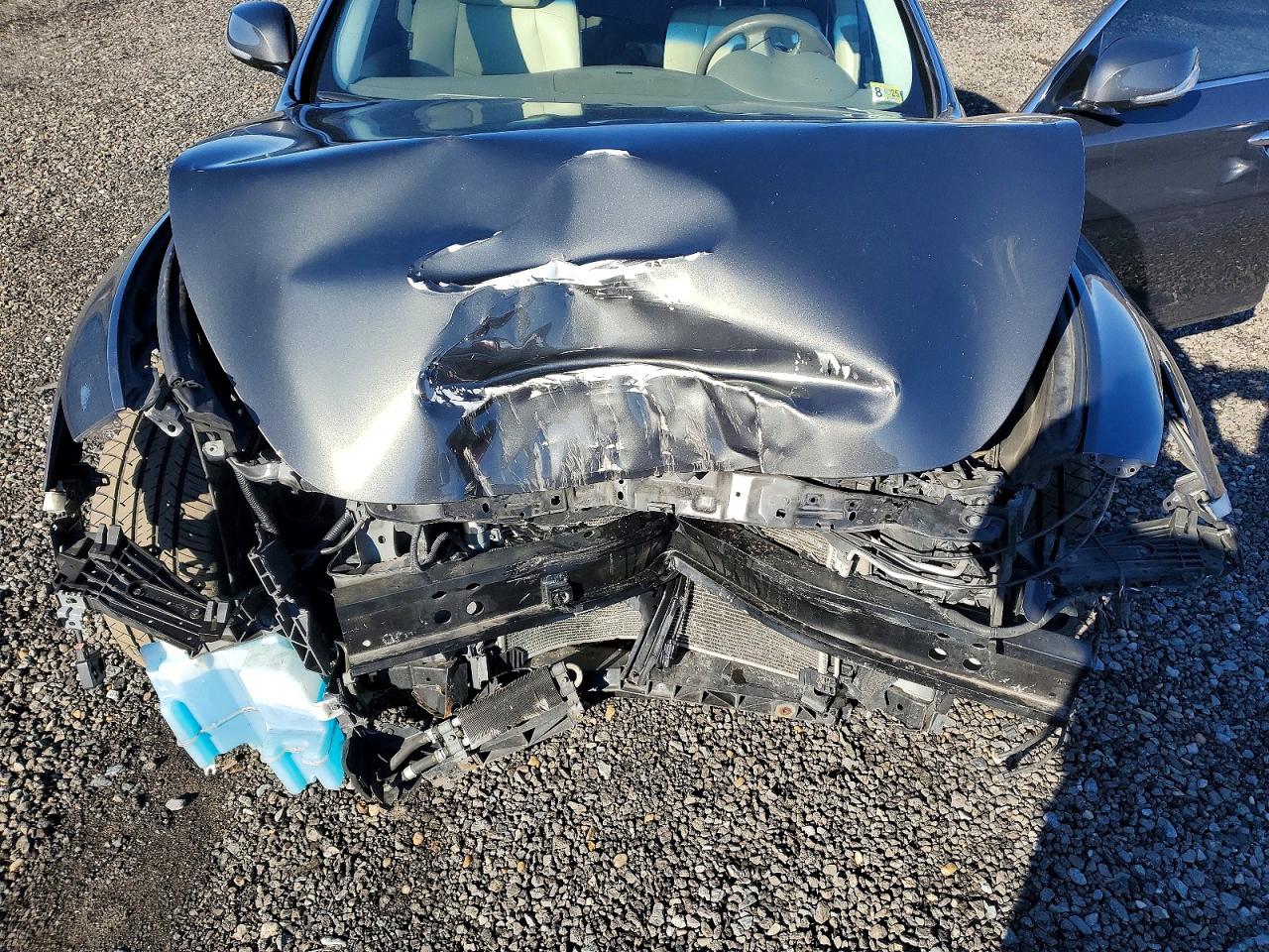 2015 INFINITI Q70L 3.7 photo 21