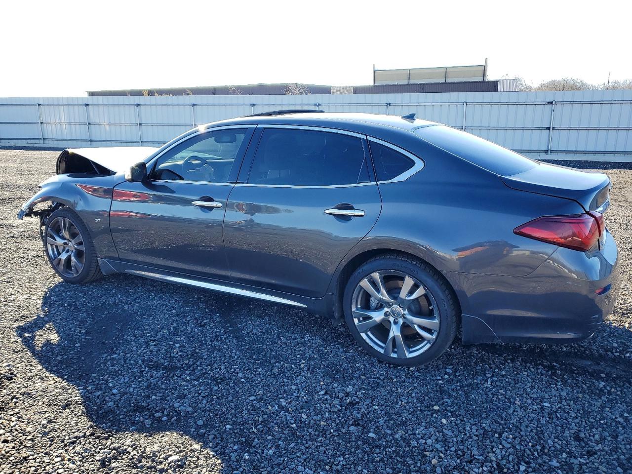 2015 INFINITI Q70L 3.7 photo 3