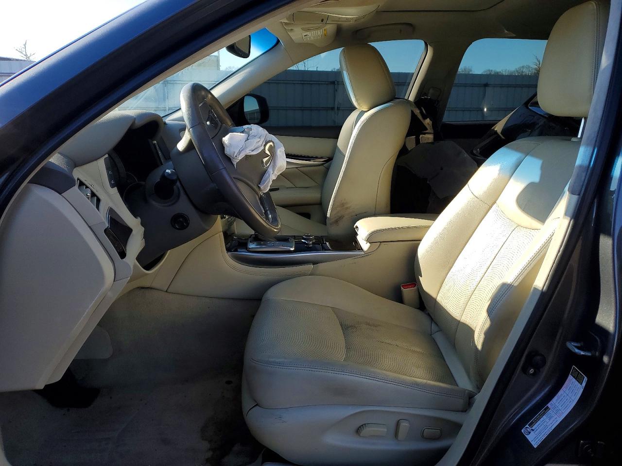 2015 INFINITI Q70L 3.7 photo 13