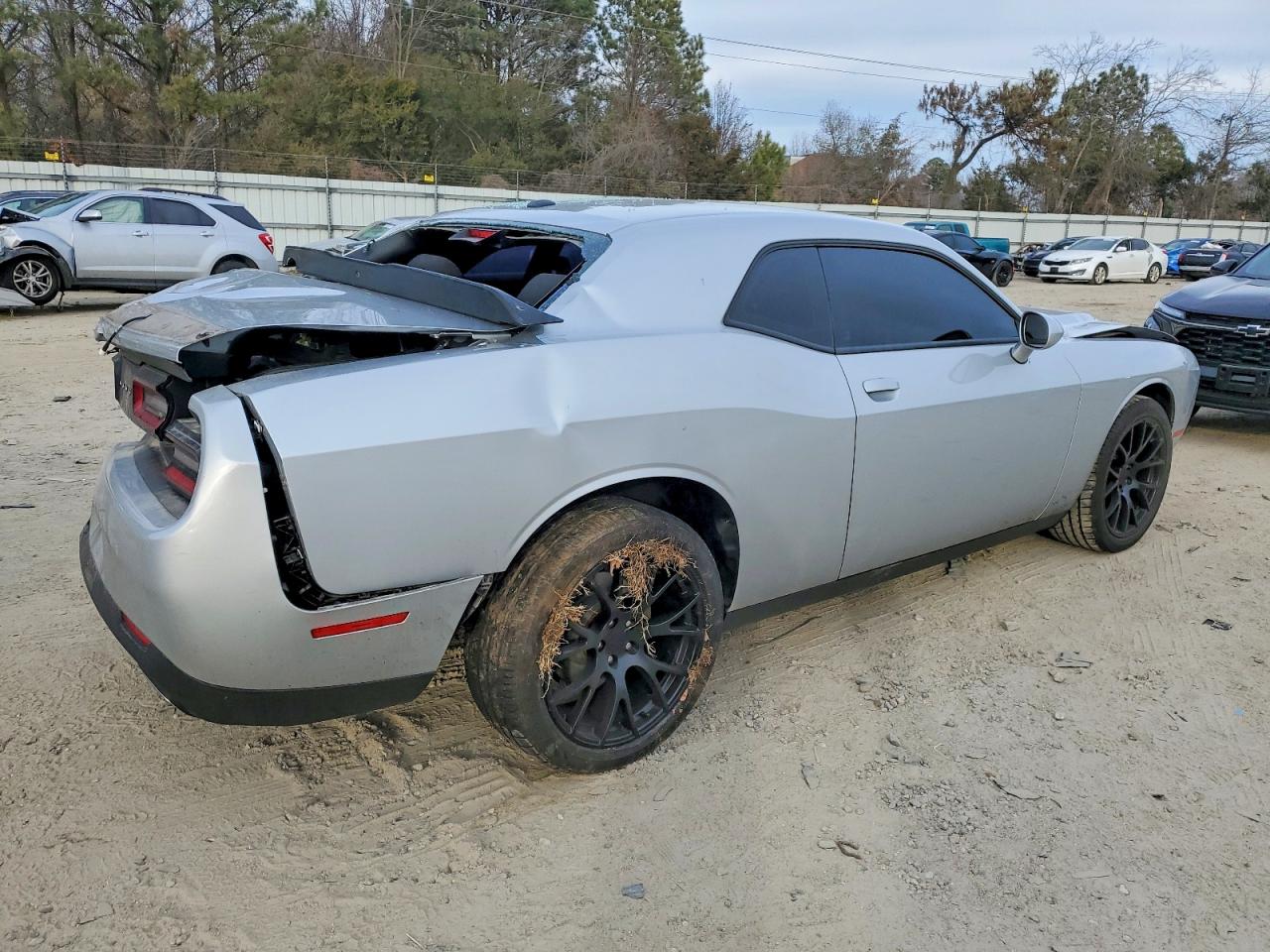 2023 DODGE CHALLENGER SXT photo 3