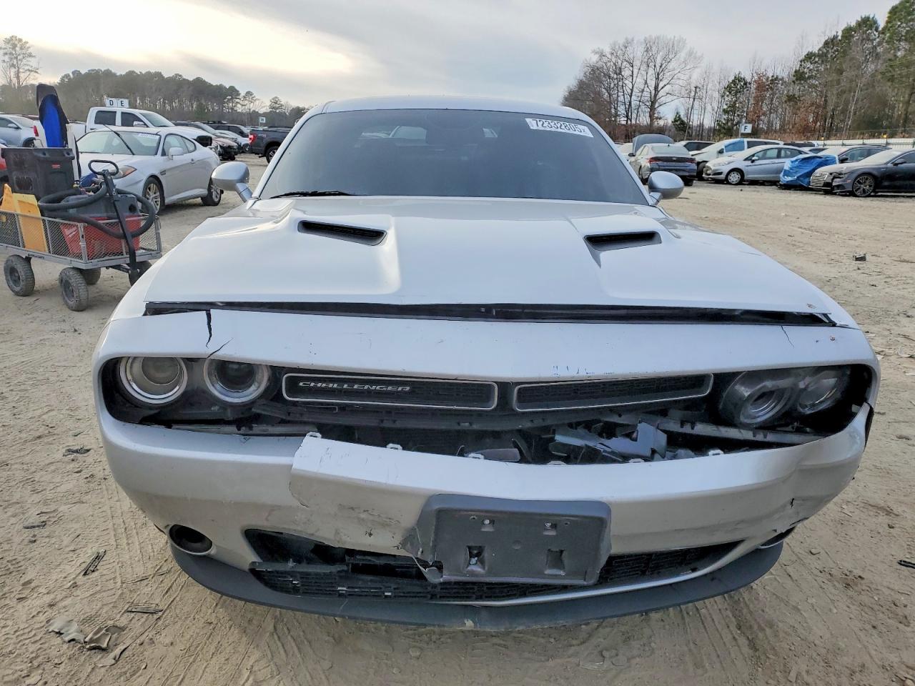 2023 DODGE CHALLENGER SXT photo 5