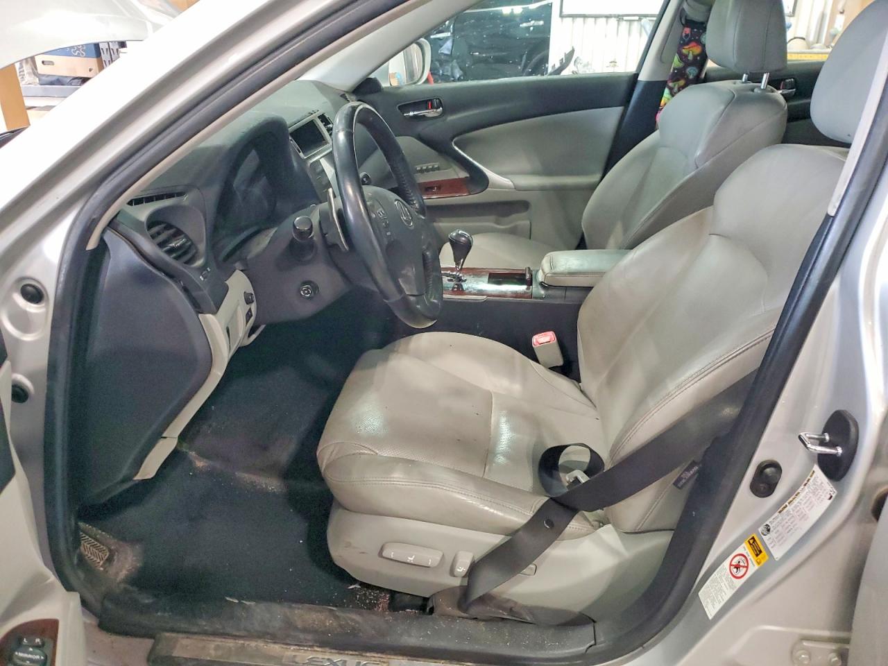 2006 LEXUS IS 250 photo 13