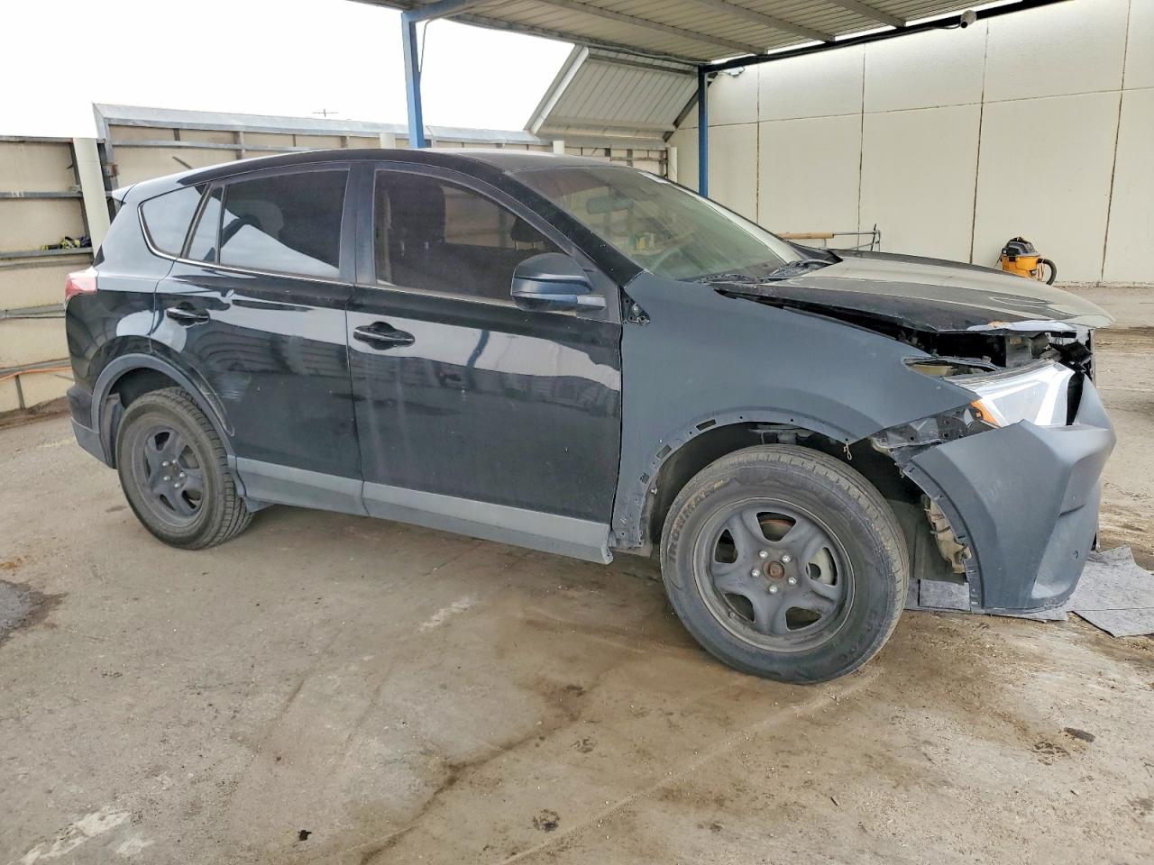 2018 TOYOTA RAV4 LE photo 10