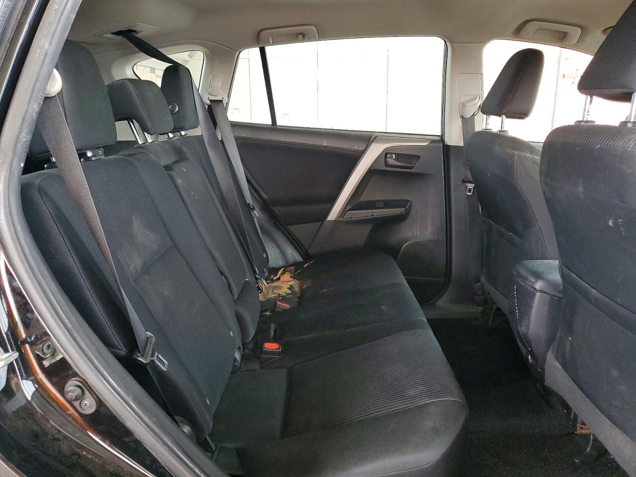 2018 TOYOTA RAV4 LE photo 31