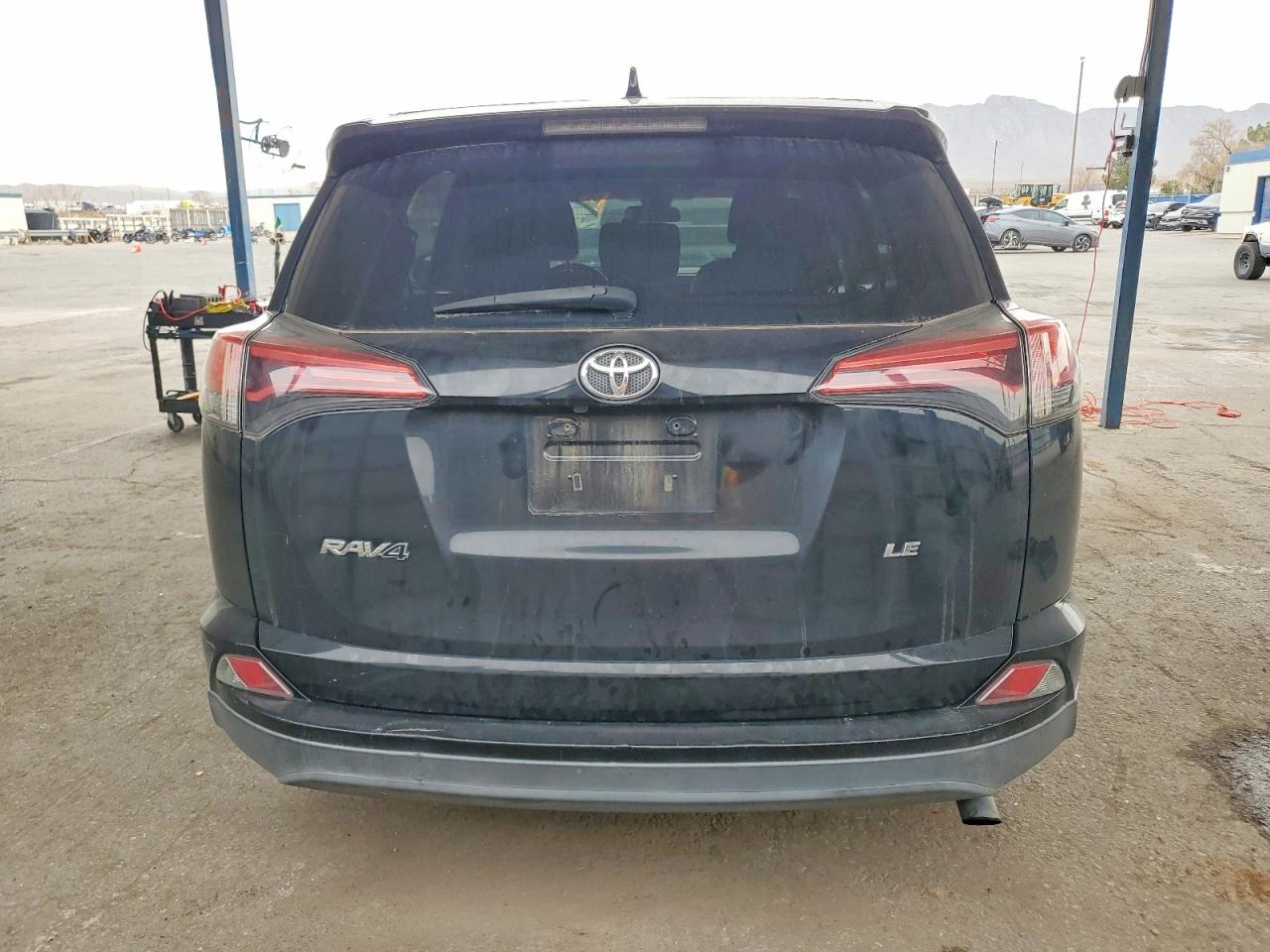 2018 TOYOTA RAV4 LE photo 16