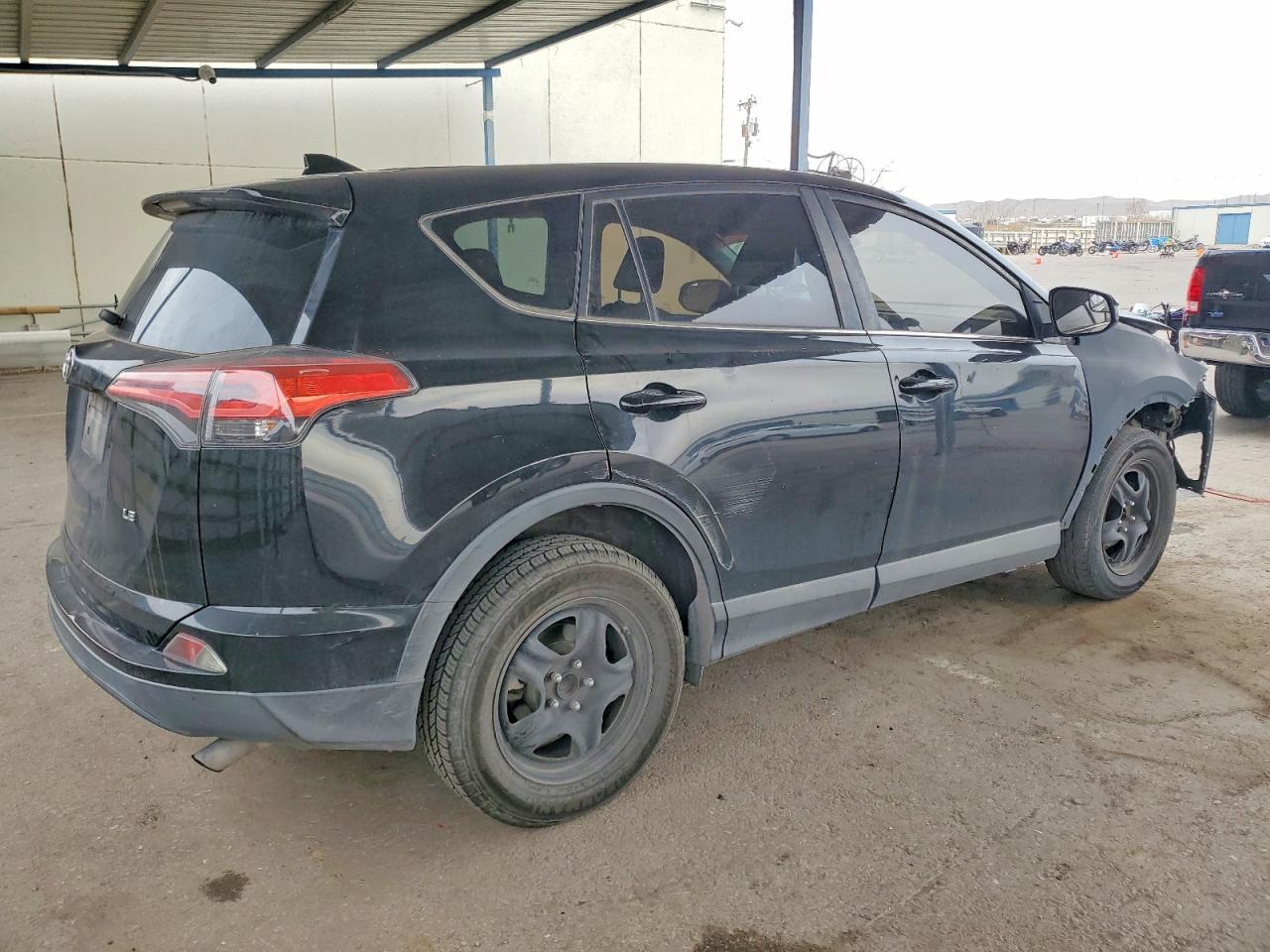 2018 TOYOTA RAV4 LE photo 7