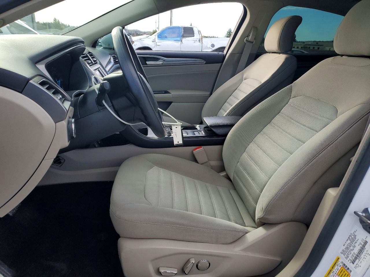 2017 FORD FUSION SE photo 7