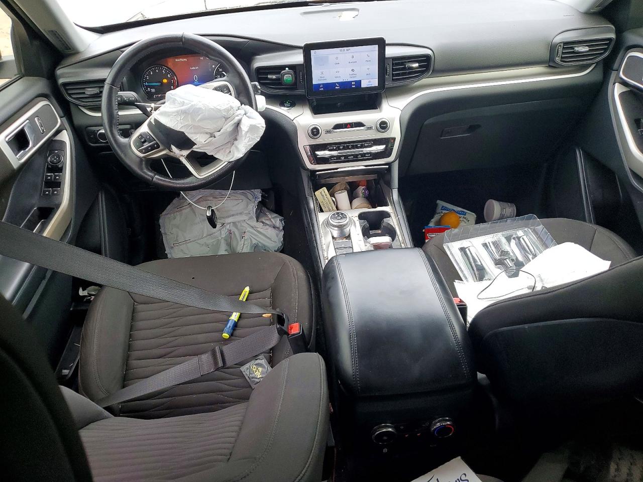 2020 FORD EXPLORER XLT photo 8