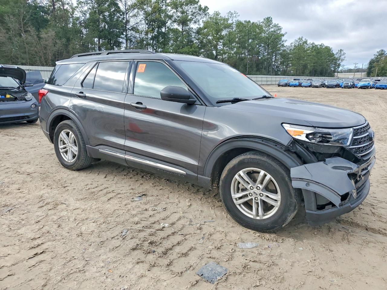 2020 FORD EXPLORER XLT photo 4