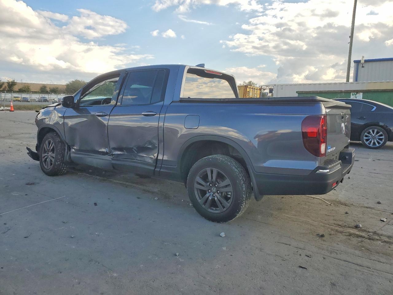 2020 HONDA RIDGELINE SPORT photo 2