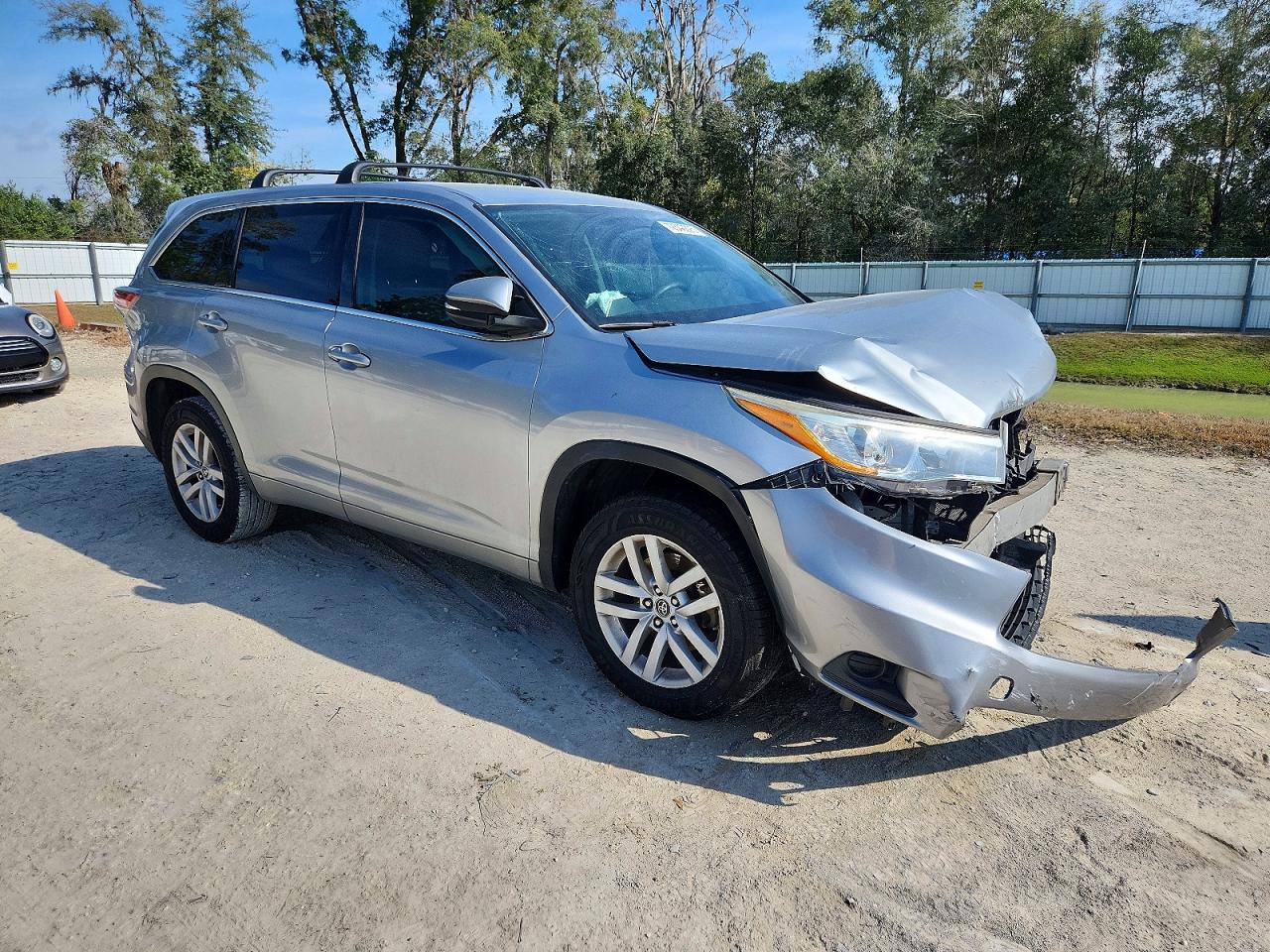 2016 TOYOTA HIGHLANDER LE photo 7