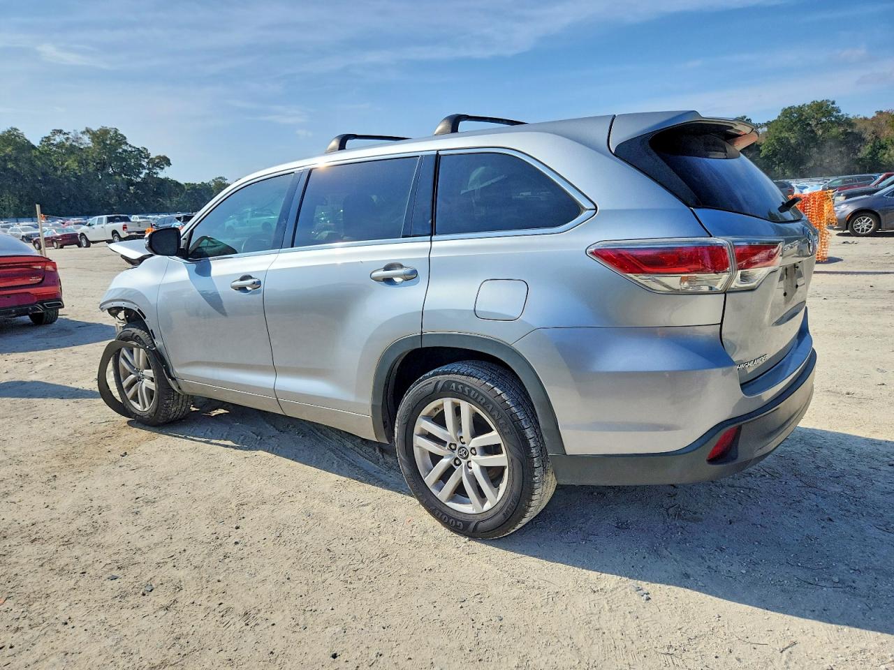 2016 TOYOTA HIGHLANDER LE photo 3