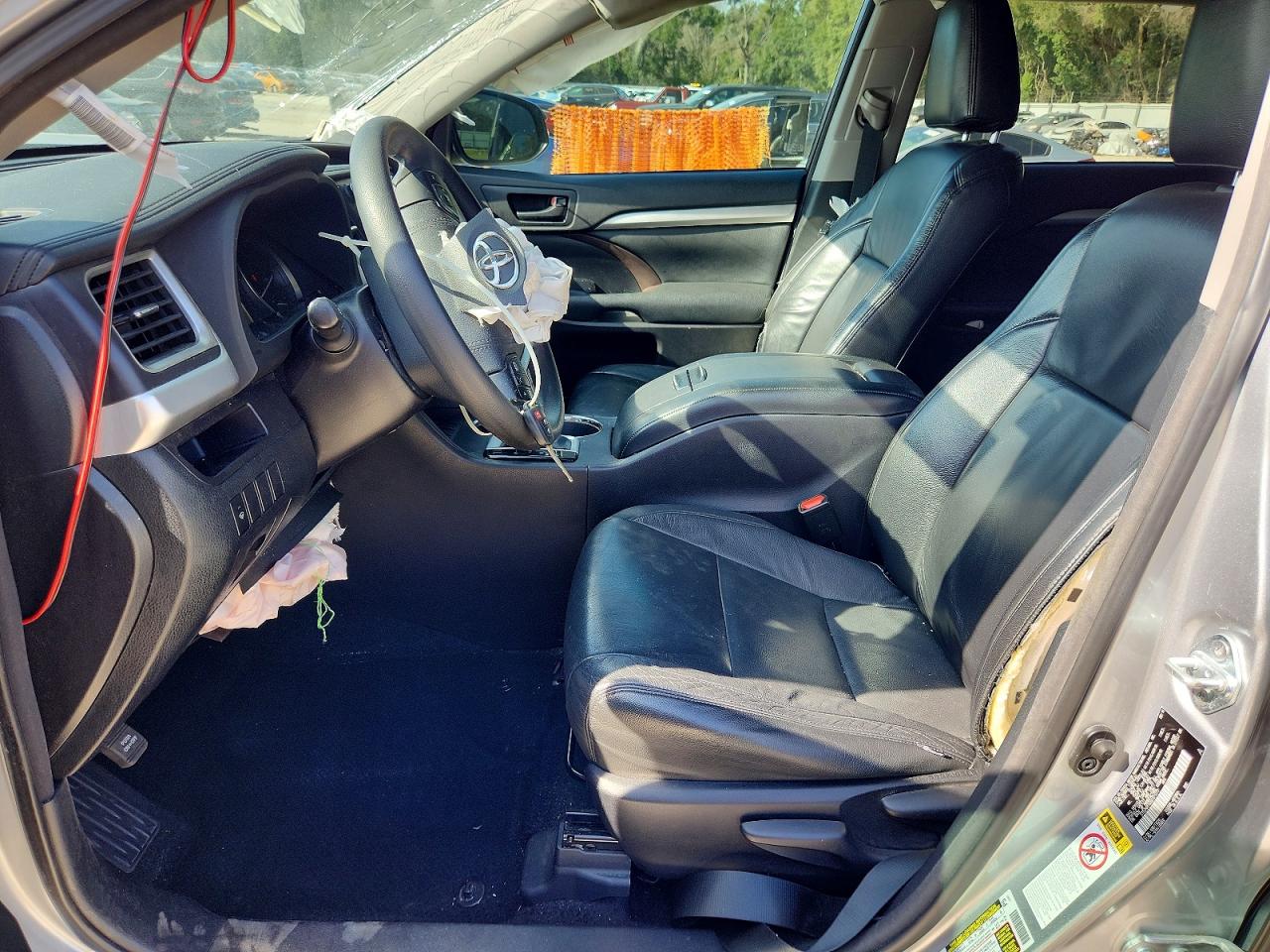 2016 TOYOTA HIGHLANDER LE photo 13