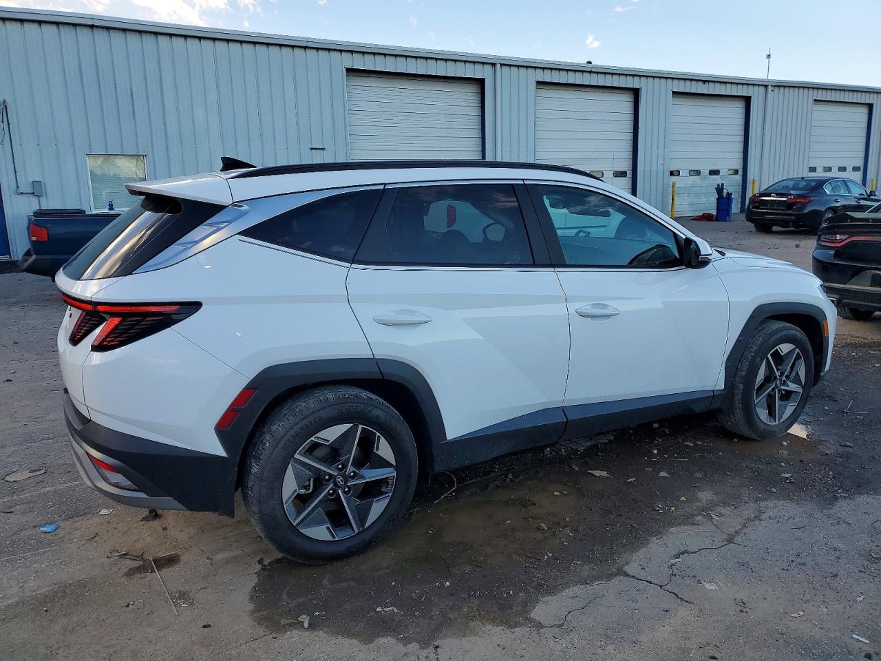 2025 HYUNDAI TUCSON SEL CONVENIENCE photo 3