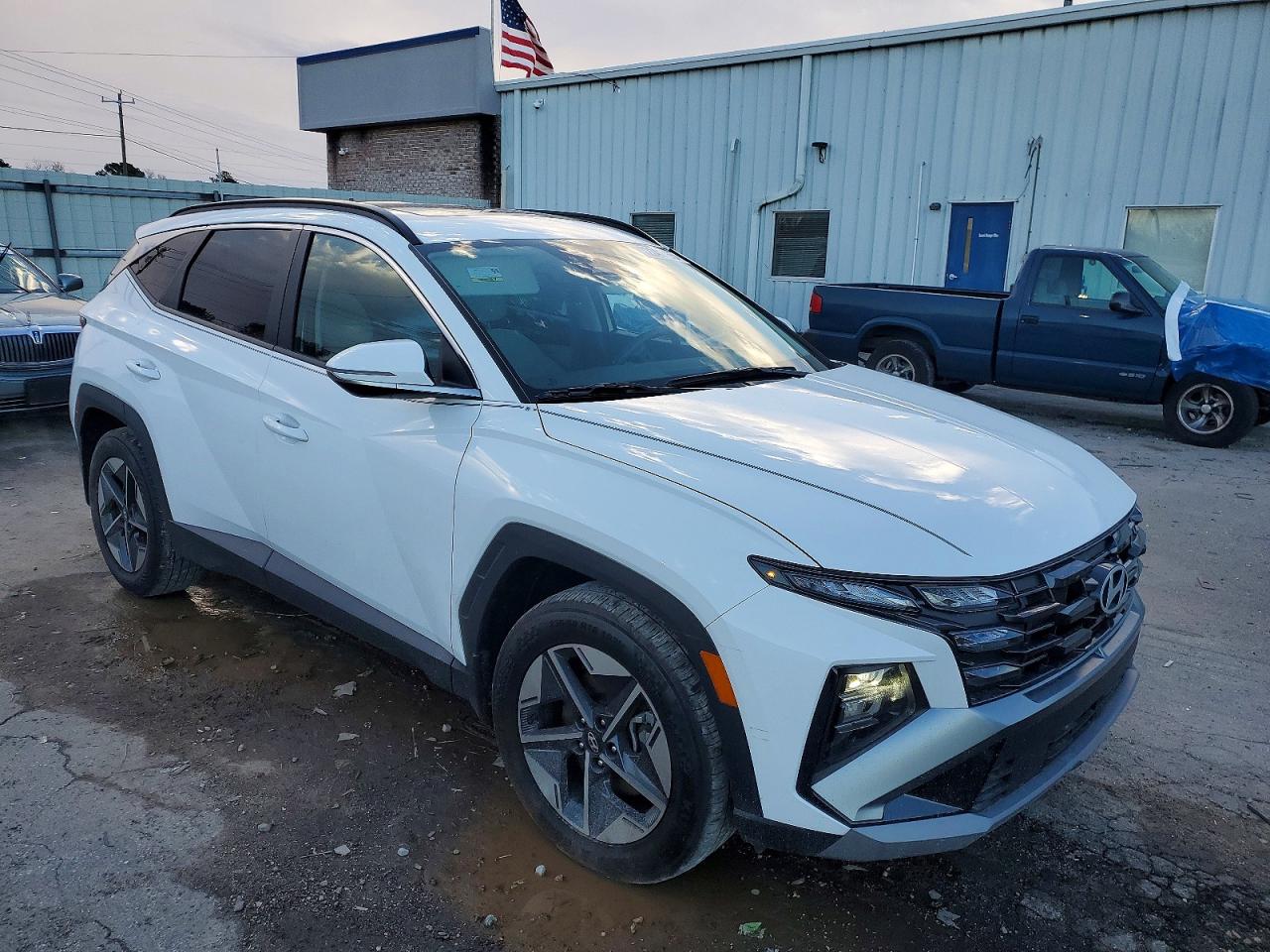 2025 HYUNDAI TUCSON SEL CONVENIENCE photo 4