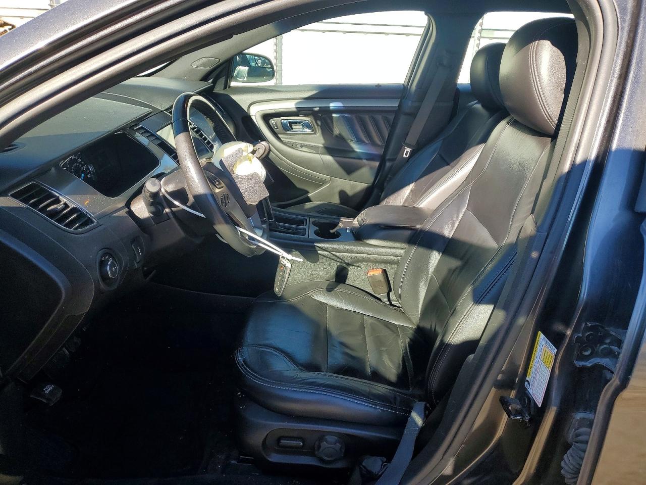 2018 FORD TAURUS SEL photo 13