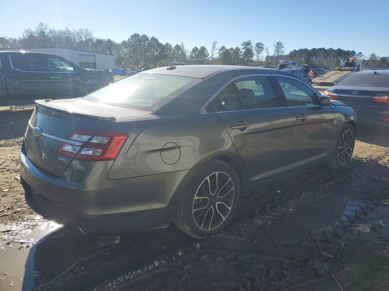 2018 FORD TAURUS SEL photo 5