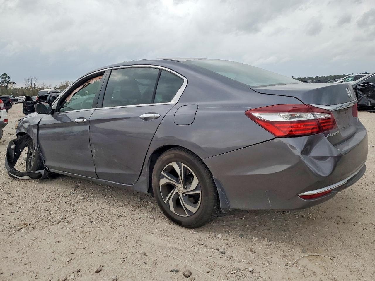 2017 HONDA ACCORD LX photo 2