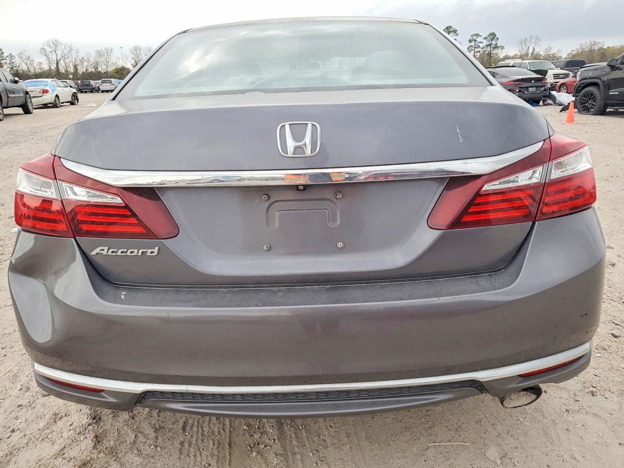 2017 HONDA ACCORD LX photo 6