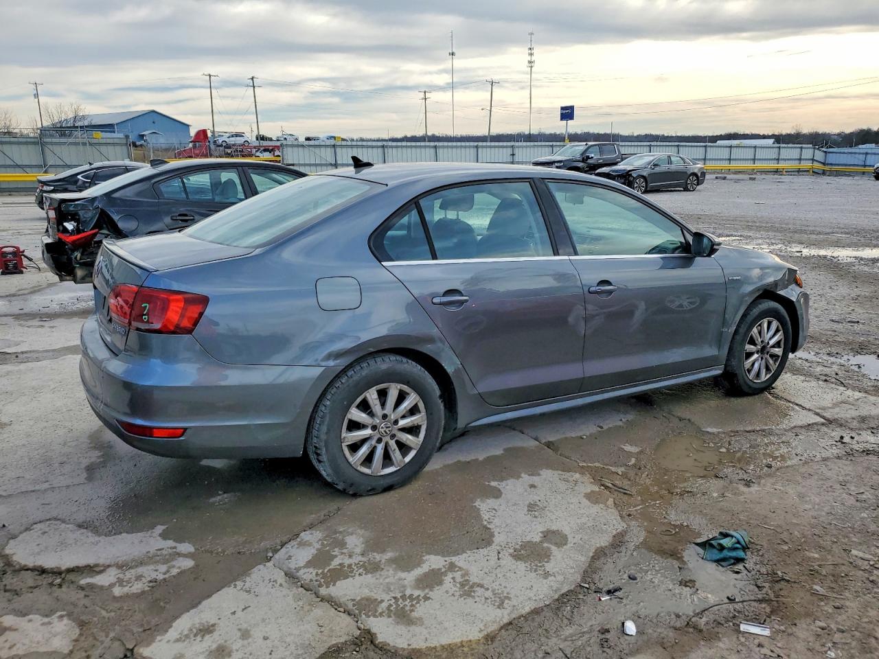 2013 VOLKSWAGEN JETTA HYBRID photo 3