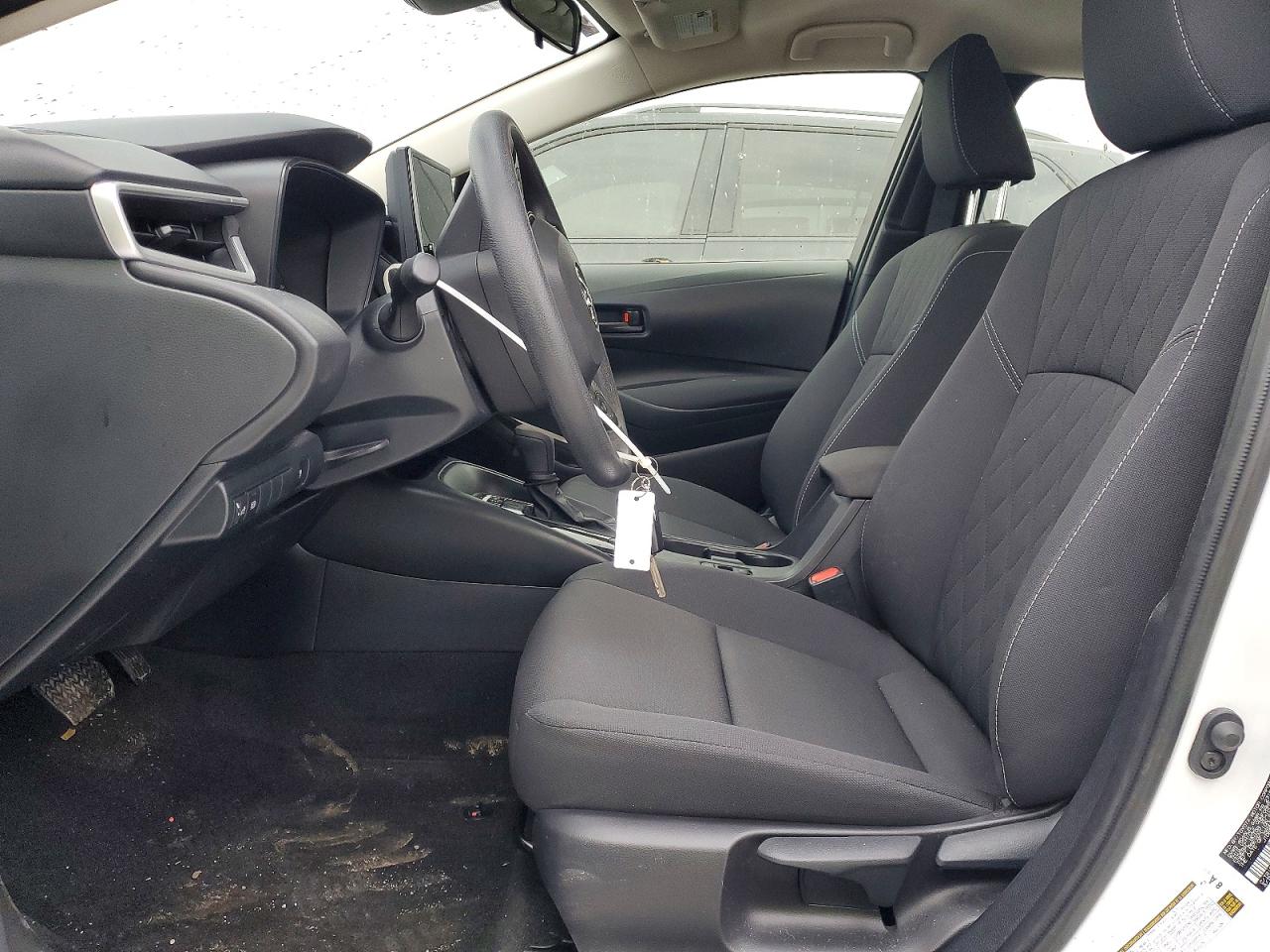 2025 TOYOTA COROLLA LE photo 19