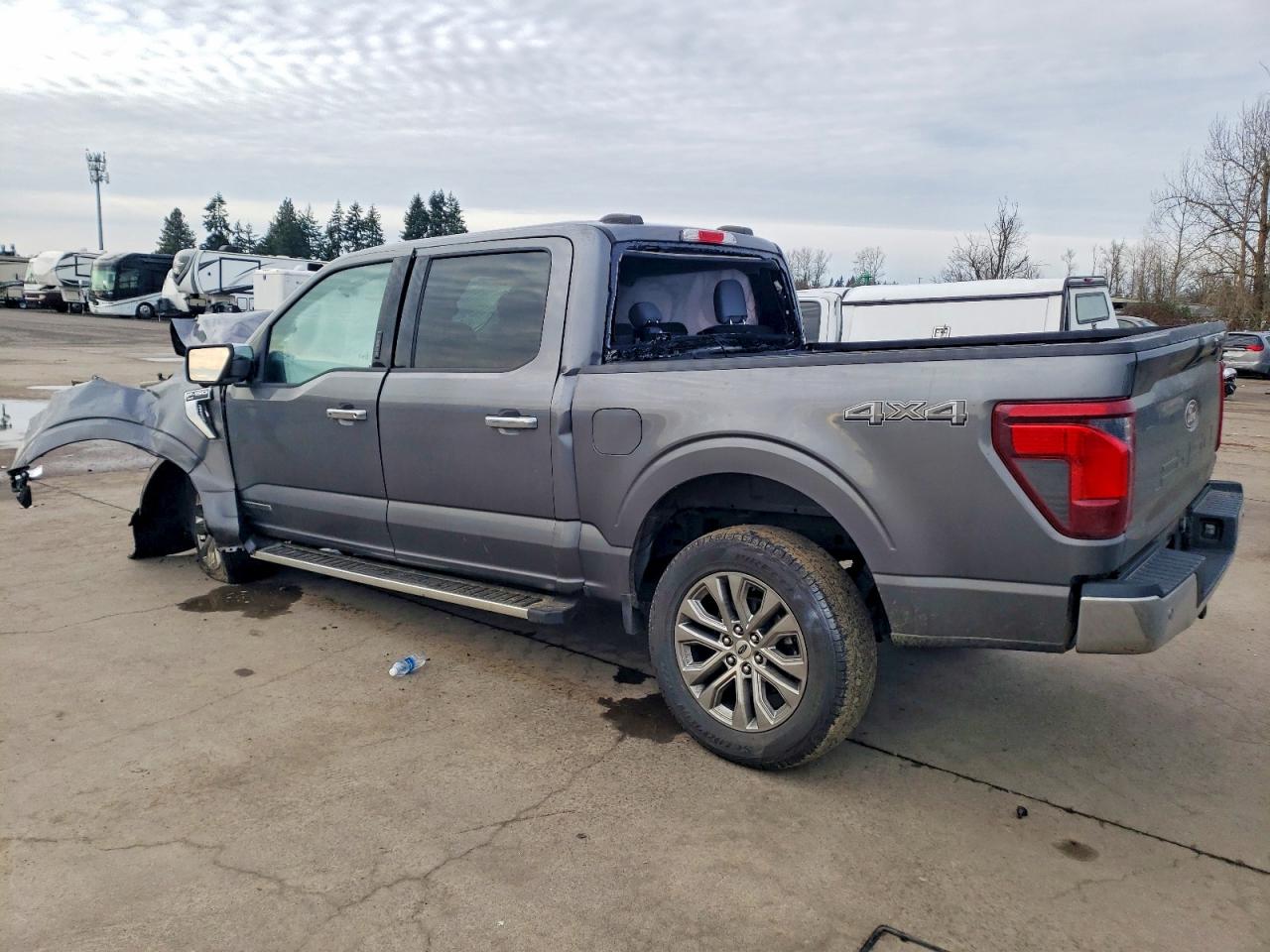 2024 FORD F150 XLT photo 2