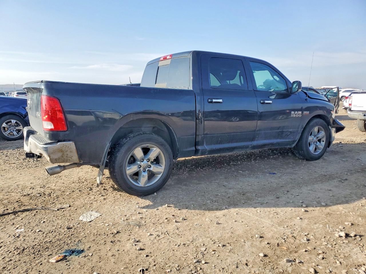2018 RAM 1500 SLT photo 7