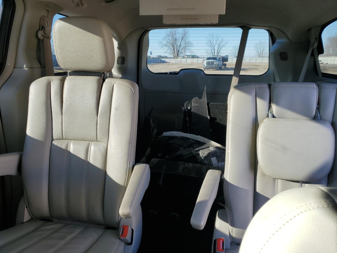 2013 CHRYSLER TOWN & COUNTRY TOURING photo 28