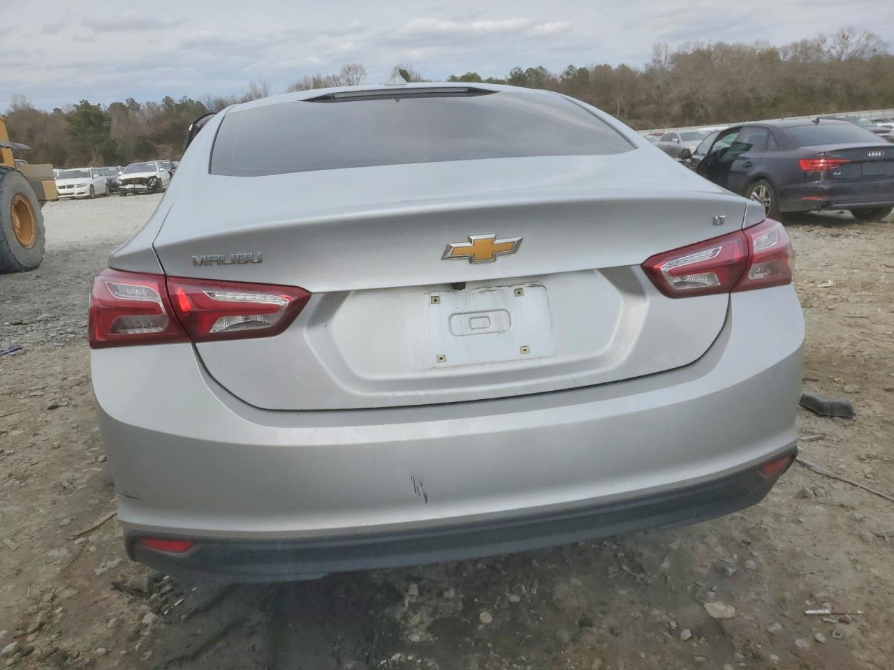 2022 CHEVROLET MALIBU LT photo 6