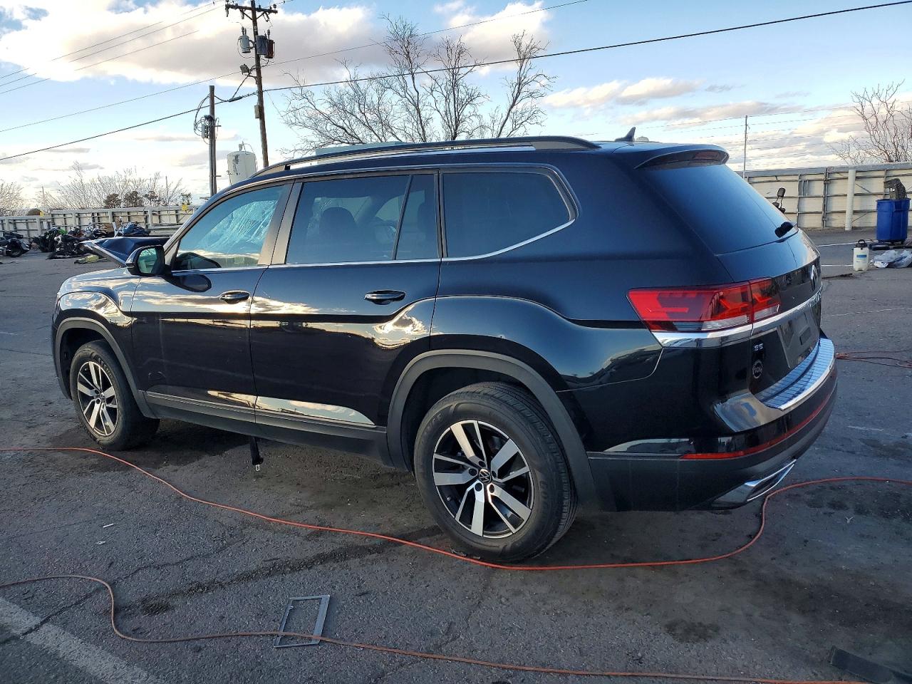 2023 VOLKSWAGEN ATLAS photo 3
