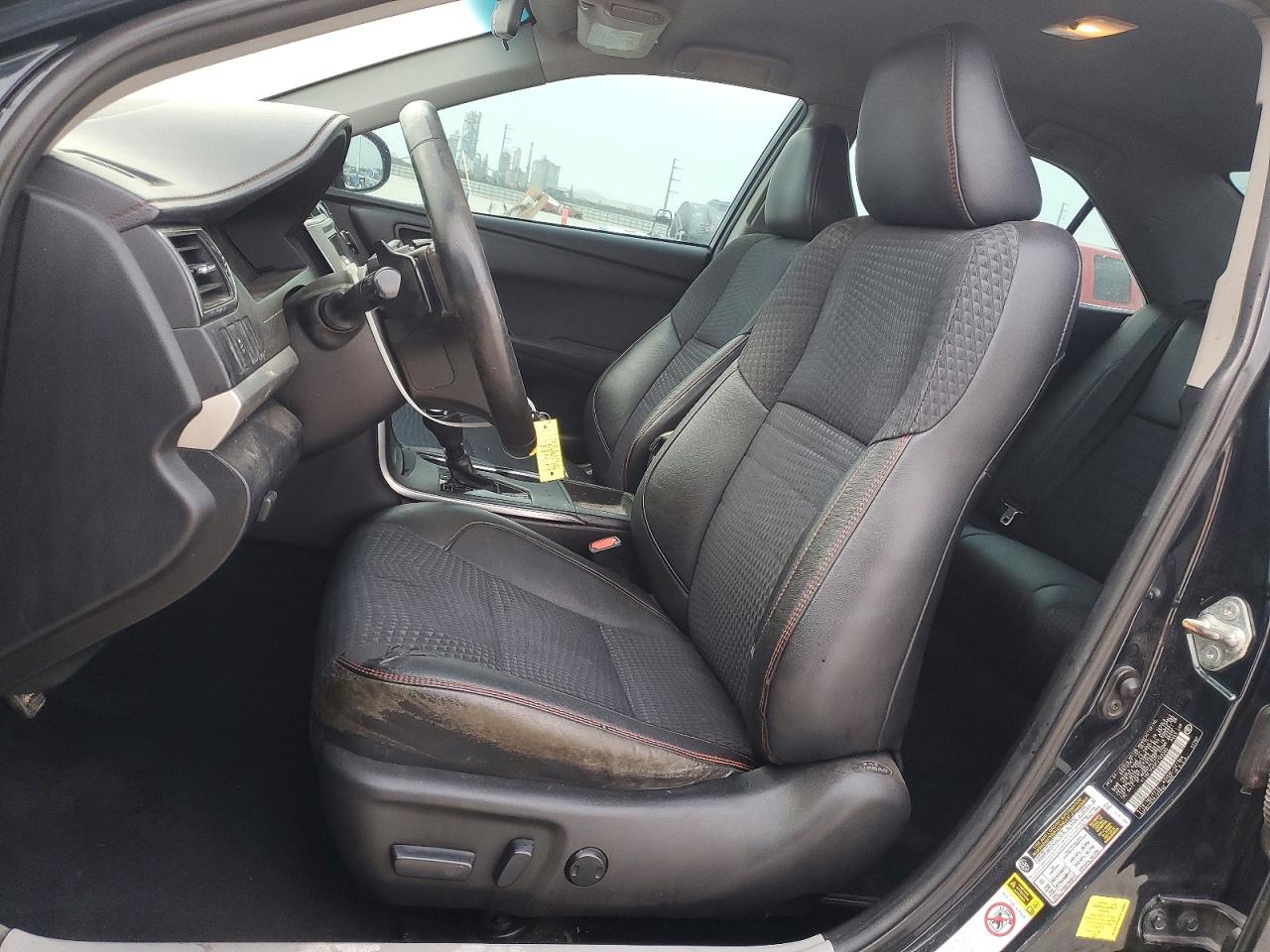 2015 TOYOTA CAMRY LE photo 13